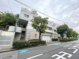 千里山ロイヤルマンション　四番街  ｜ 大阪府吹田市千里山竹園1丁目（賃貸マンション3LDK・8階・105.76㎡） その1