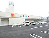 ウエルシア名古屋港東通店（522m）