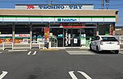 ファミリーマート 大高店（536m）