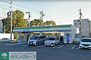 ファミリーマート名西二丁目店 徒歩7分。 510m