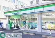 ファミリーマート金山正木橋店 徒歩1分。 40m