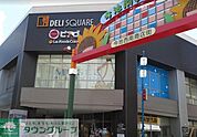 ピアゴラフーズコア今池店 徒歩6分。 450m