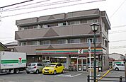 セブンイレブン逗子桜山3丁目店 徒歩7分。コンビニ 560m