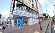 ローソン東戸塚駅前店 82m