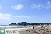 由比ガ浜海水浴場 徒歩8分。レジャー・観光 610m