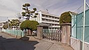 藤沢市立鵠沼小学校 821m