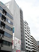 建築中