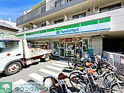 ファミリーマート鎌倉御成町店 徒歩11分。 860m