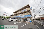 ローソン綾瀬上土棚南店 徒歩20分。コンビニ 1570m
