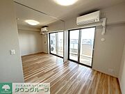 洋室約5.0帖とLDK約14.2帖