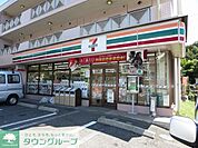 セブンイレブン 徒歩2分。コンビニ 120m