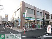ファミリーマート稲城長沼駅前店 徒歩6分。コンビニ 440m