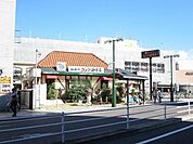 コメダ珈琲店 534m