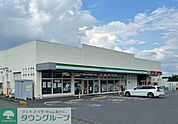 ファミリーマート深谷南大通り店 徒歩14分。 1060m
