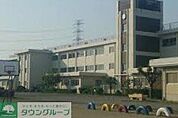 熊谷市立新堀小学校 徒歩13分。 980m