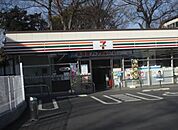 セブンイレブン熊谷市役所前店 徒歩9分。 710m