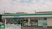 ファミリーマート肥塚南店 徒歩12分。 900m