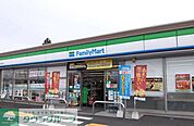 ファミリーマート太田只上町店 徒歩17分。 1310m