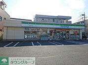 ファミリーマート 熊谷万平町店 徒歩2分。 120m