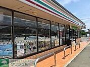 セブンイレブン深谷西小学校前店 徒歩8分。 590m
