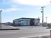 ファミリーマート 行田持田店 徒歩10分。 740m