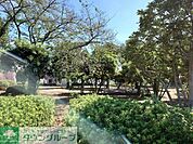 外山公園 徒歩15分。 1180m