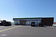 ファミリーマート 羽生上岩瀬店 徒歩20分。 1560m