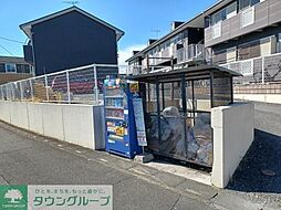 4 / 7