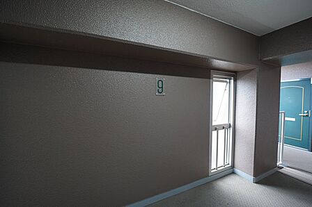 9階エレベーターホールです。