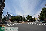 駅前 2640m