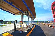 駅前 320m