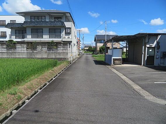 西側道路