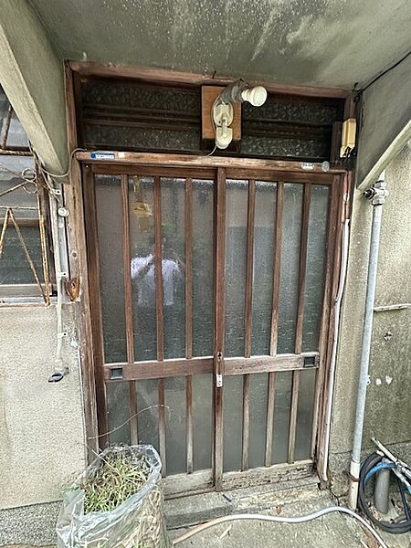 玄関を拡大表示
