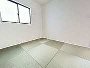 リビング横の便利な和室スペース