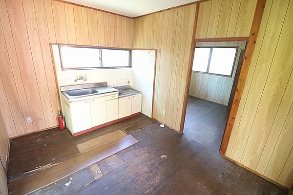 リビング/ダイニング 那覇市宇栄原3丁目　売戸建