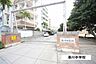 周辺：港川中学校 340m