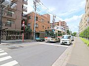 駅周辺には駅ビルをはじめ、公共施設・飲食店・スーパー・クリニックなどが立ち並び、帰宅途中に気軽に立ち寄れます。
