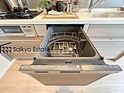 【施工例】手洗いよりも経済的で家計に優しい「ビルトイン食洗機」が標準装備なのはママの強い味方ですね。