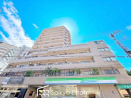 徒歩2分にスーパー、マンション1階にファミリーマートが入っておりますので急なお買い物にとても便利です♪