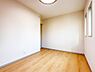 室内：■落ち着いた色合いのお部屋で穏やかな時間を楽しめます