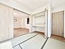 室内：9号棟  ■落ち着いた色合いのお部屋で穏やかな時間を楽しめます