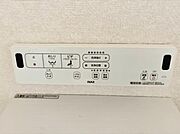 ■温水洗浄で快適、清潔感が保たれるシャワートイレ