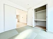 1号棟  ■落ち着いた色合いのお部屋で穏やかな時間を楽しめます
