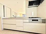 9号棟  ■シンプルで機能的、毎日使いやすいキッチン