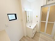 2号棟  ■朝の準備がスムーズにできる広さです