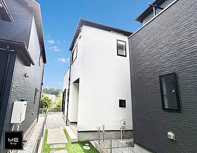 外観:2号棟 ■家族みんなが笑顔で過ごせる、安心感のある住まい 外観:2号棟 ■家族みんなが笑顔で過ごせる、安心感のある住まい