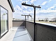 2号棟  ■ 朝のコーヒーや夜の星空を楽しむ、癒しの場所