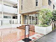 ■清潔感のあるエントランスは快適な毎日の始まりを演出します