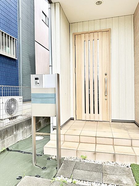 玄関を拡大表示
