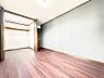 寝室：■窓の配置や通気性の良い設計で部屋の空気がこもらず、常に新鮮な空気が流れます